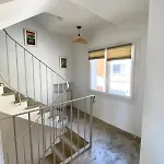 بيت للعطل Spacious House With Balcony