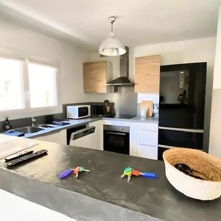 Spacious House With Balcony Feriehus Sainte-Maxime