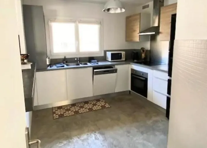 Spacious House With Balcony * Sainte-Maxime