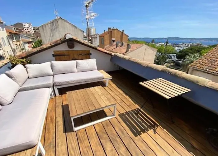 Spacious House With Balcony Feriehus *