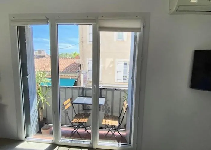 Spacious House With Balcony *