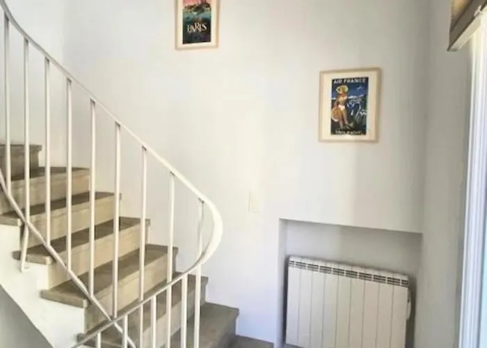 Spacious House With Balcony Сasa de vacaciones *