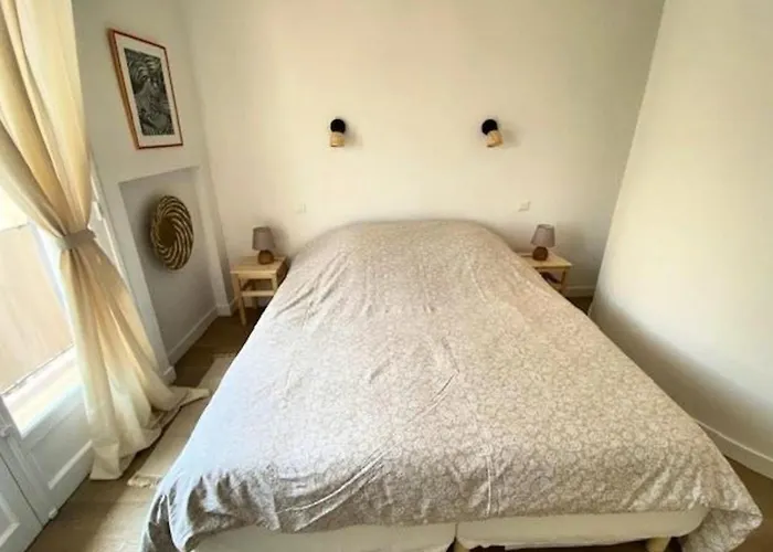 Spacious House With Balcony בית נופש *